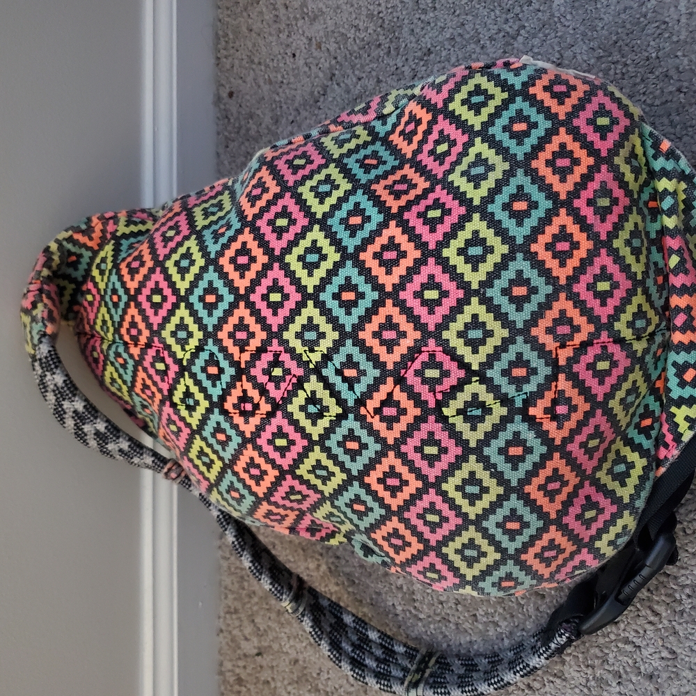 Kavu 80s Style Multicolor Patterned Rope Bag Backpack - Picture 5 of 9